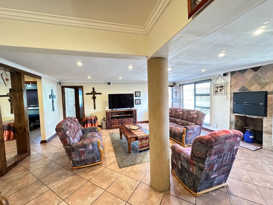 3 Bedroom Property for Sale in Fonteine Park Western Cape